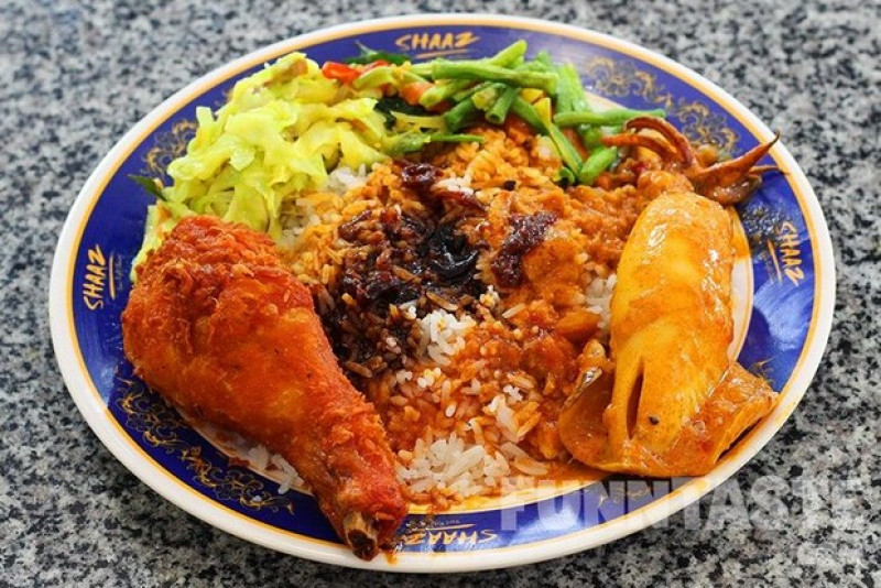 Populernya Hidangan Malaysia Nasi Kandar Dengan Ayam Goreng
