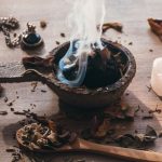 Bahan Aromatik Menyan Yang Berhubungan Dengan Mistis
