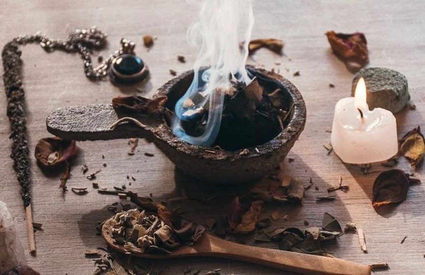 Bahan Aromatik Menyan Yang Berhubungan Dengan Mistis