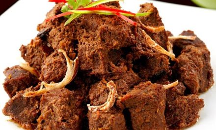 Rendang Minangkabau Identitas Kuliner Masyarakat Minang