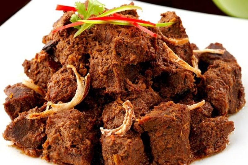 Rendang Minangkabau Identitas Kuliner Masyarakat Minang