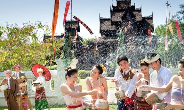 Hari Besar Songkran Perayaan Budaya Di Negara Thailand