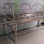 Peralatan Jenazah Menggunakan Sebuah Keranda Buatan