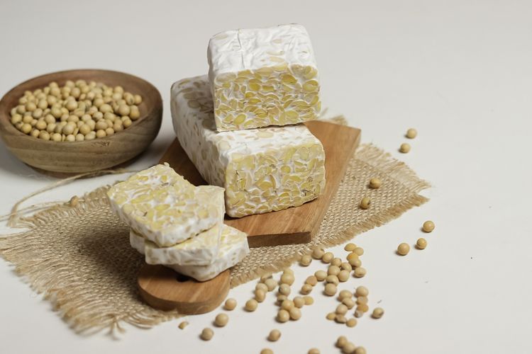 Fermentasi Bahan Kedelai Membuat Bahan Makanan Tempe
