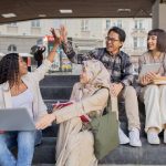 Sekelompok Orang Dengan Generasi Z Sesuai Tahun Kelahiran