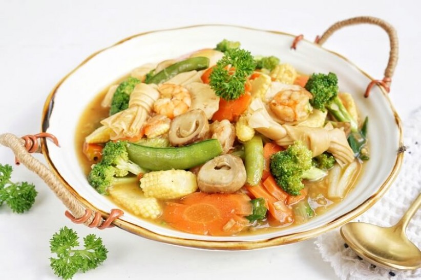 Hidangan Tionghoa Campuran Sayuran Dalam Satu Masakan