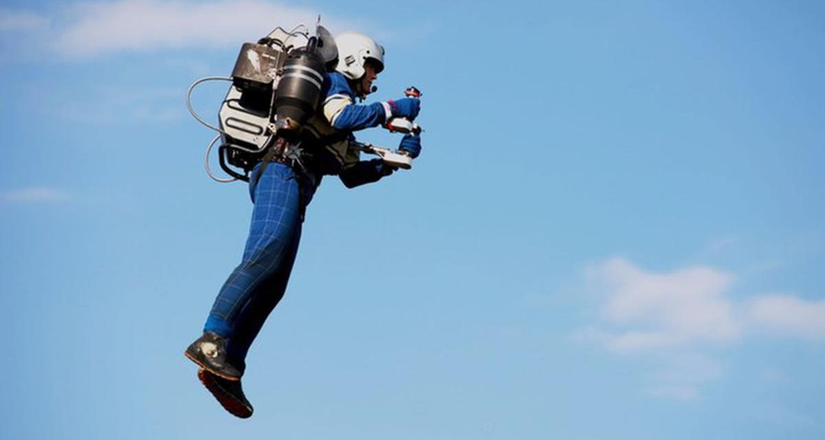 Penggunaan Alat Pribadi Jetpack Untuk Berterbangan
