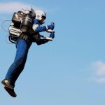 Penggunaan Alat Pribadi Jetpack Untuk Berterbangan