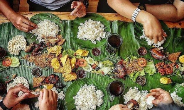 Kenikmatan Bersama Dengan Melakukan Budaya Liwetan