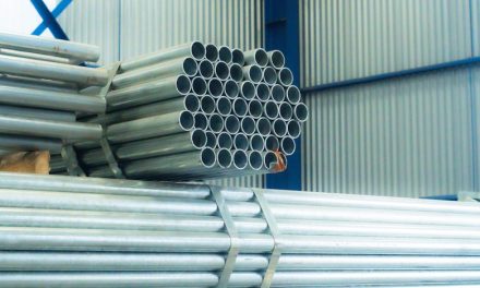 Bahan Logam Ringan Atau Aluminium Berwarna Putih