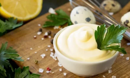 Saus Kental Mayonaise Berwarna Putih Pelengkap Makanan