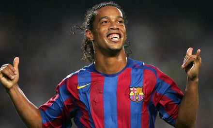Pesepakbola Terkenal Ronaldinho Dengan Skill Permainannya