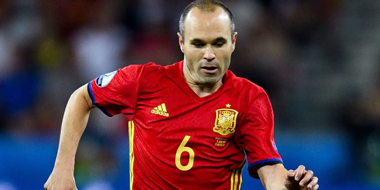 Pemain Spanyol Andres Iniesta Dalam Sepak Bola