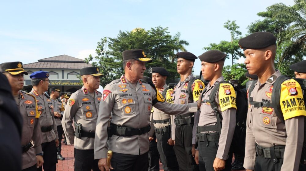 Pihak Keamanan Kepolisian Yang Menjaga Serta Melindungi