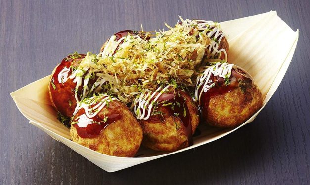 Makanan Bulat Jepang Takoyaki Dengan Toping Gurita