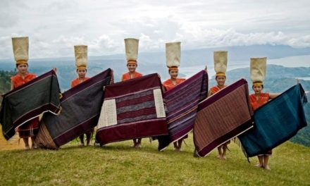 Budaya Batak Dalam Sebuah Kain Tradisional Ulos