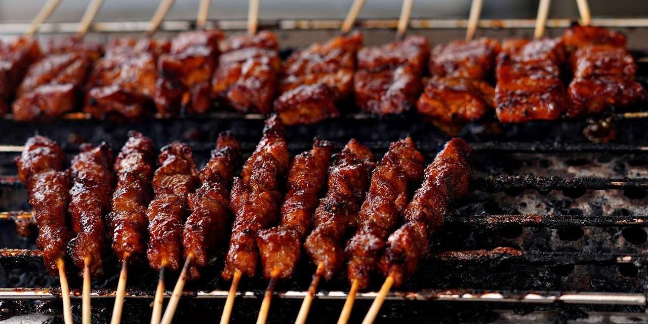 Hidangan Tusukan Daging Menjadi Sebuah Sate