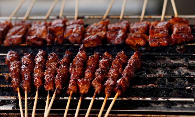 Hidangan Tusukan Daging Menjadi Sebuah Sate