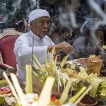 Tokoh Utama Dalam Sebuah Pemangku Adat