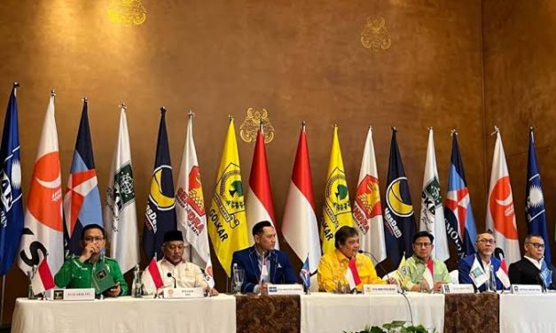 Kegiatan Pemerintahan Politik Dalam Menyampaikan Pendapat