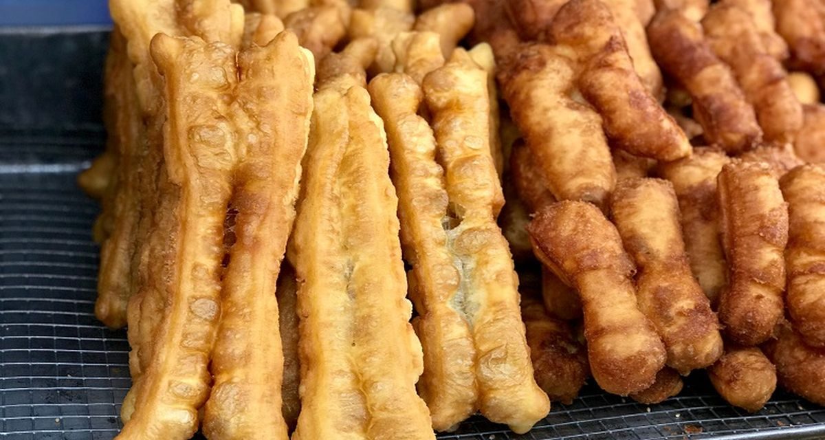 Makanan Goreng Cakwe Sebuah Roti Adonan Tepung
