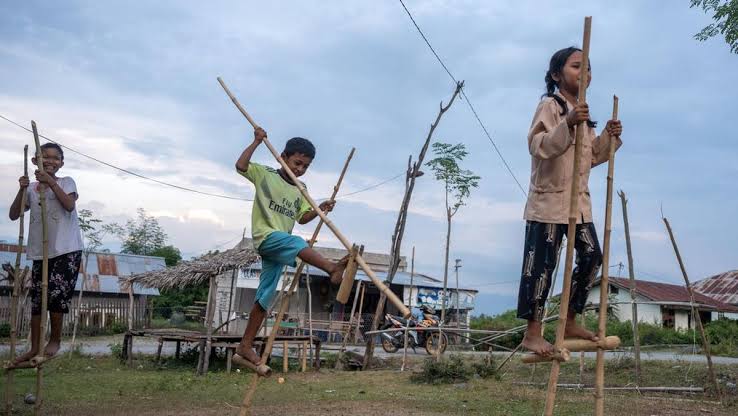Keragaman Tradisional Permainan Egrang Di Indonesia