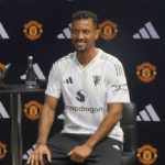 Pesepakbola Portugal Nani Dengan Permainan Lincah