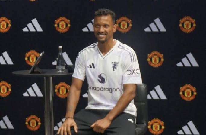Pesepakbola Portugal Nani Dengan Permainan Lincah