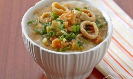 Makanan Lembut Unik Bubur Dengan Toppingnya