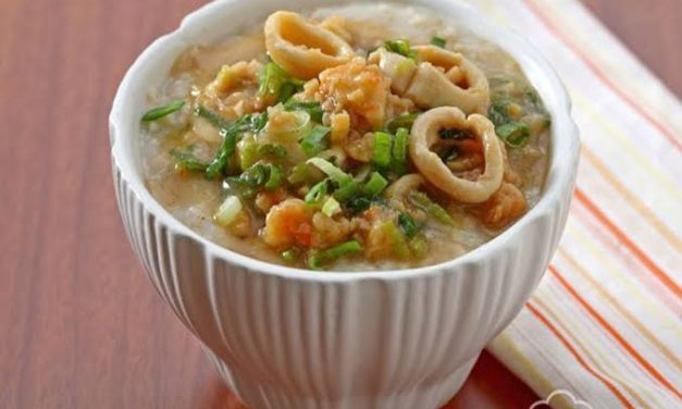 Makanan Lembut Unik Bubur Dengan Toppingnya