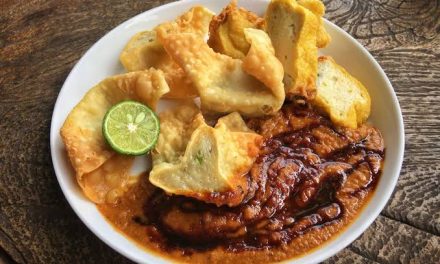 Jajanan Kuliner Indonesia Sebuah Makanan Batagor