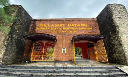 Pertahanan Dinding Benteng Saat Di Serang Musuh