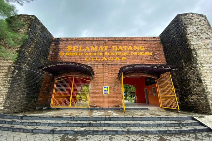 Pertahanan Dinding Benteng Saat Di Serang Musuh