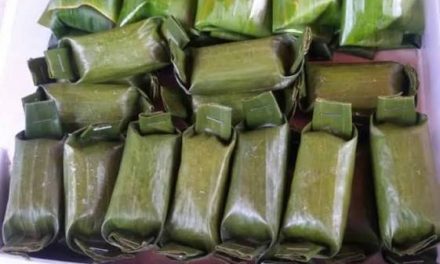 Suatu Makanan Lemper Dengan Berbagai Isian