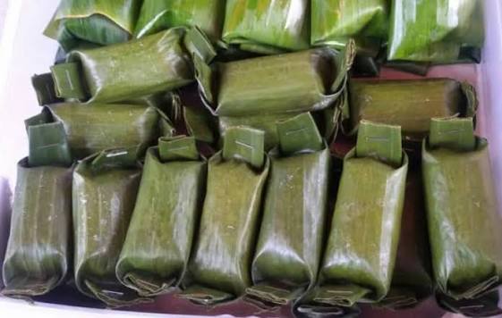 Suatu Makanan Lemper Dengan Berbagai Isian