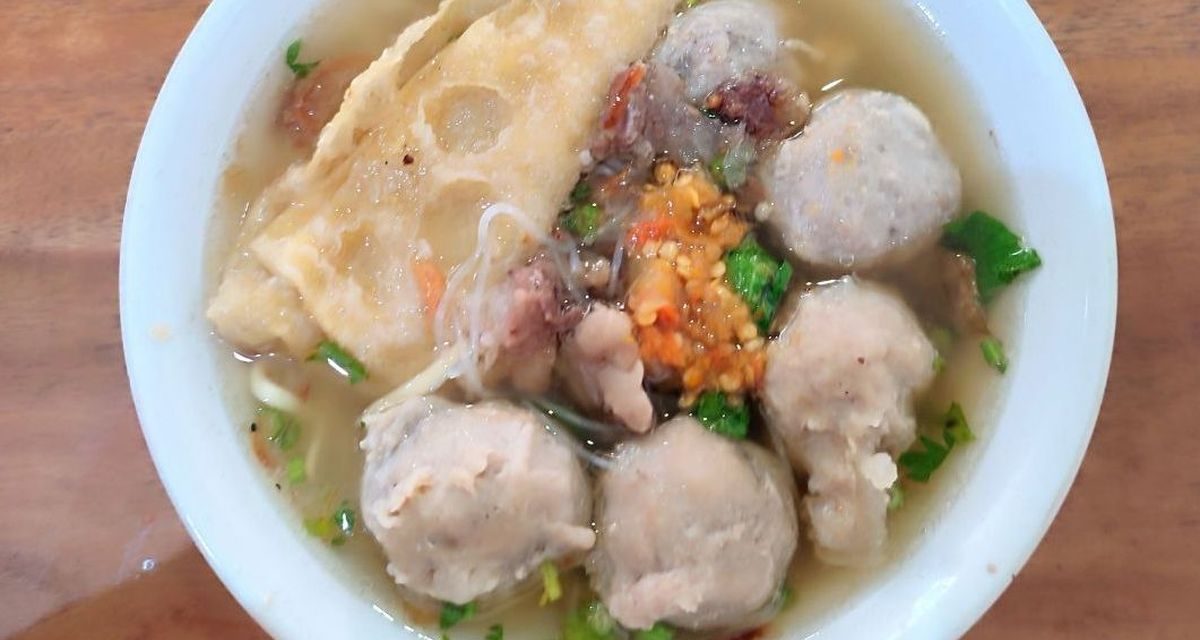 Sebuah Hidangan Bakso Makanan Populer