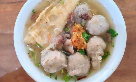 Sebuah Hidangan Bakso Makanan Populer
