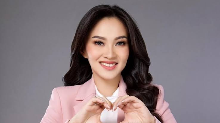 Seorang Pejabat Negara Pada Pemimpin Kepala Daerah