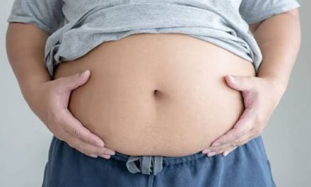 Keadaan Postur Buncit Perut Seseorang