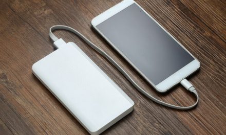 Pemakaian Perangkat Elektronik Pengisi Powerbank