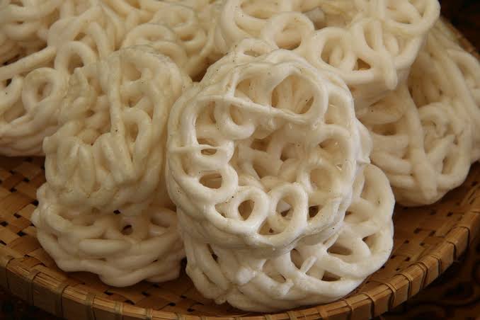 Makanan Renyah Kerupuk Dan Gurih Tanpa Tambahan Topping